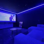 Dns Cine - Le Cinema Dans Votre Salon - 4P