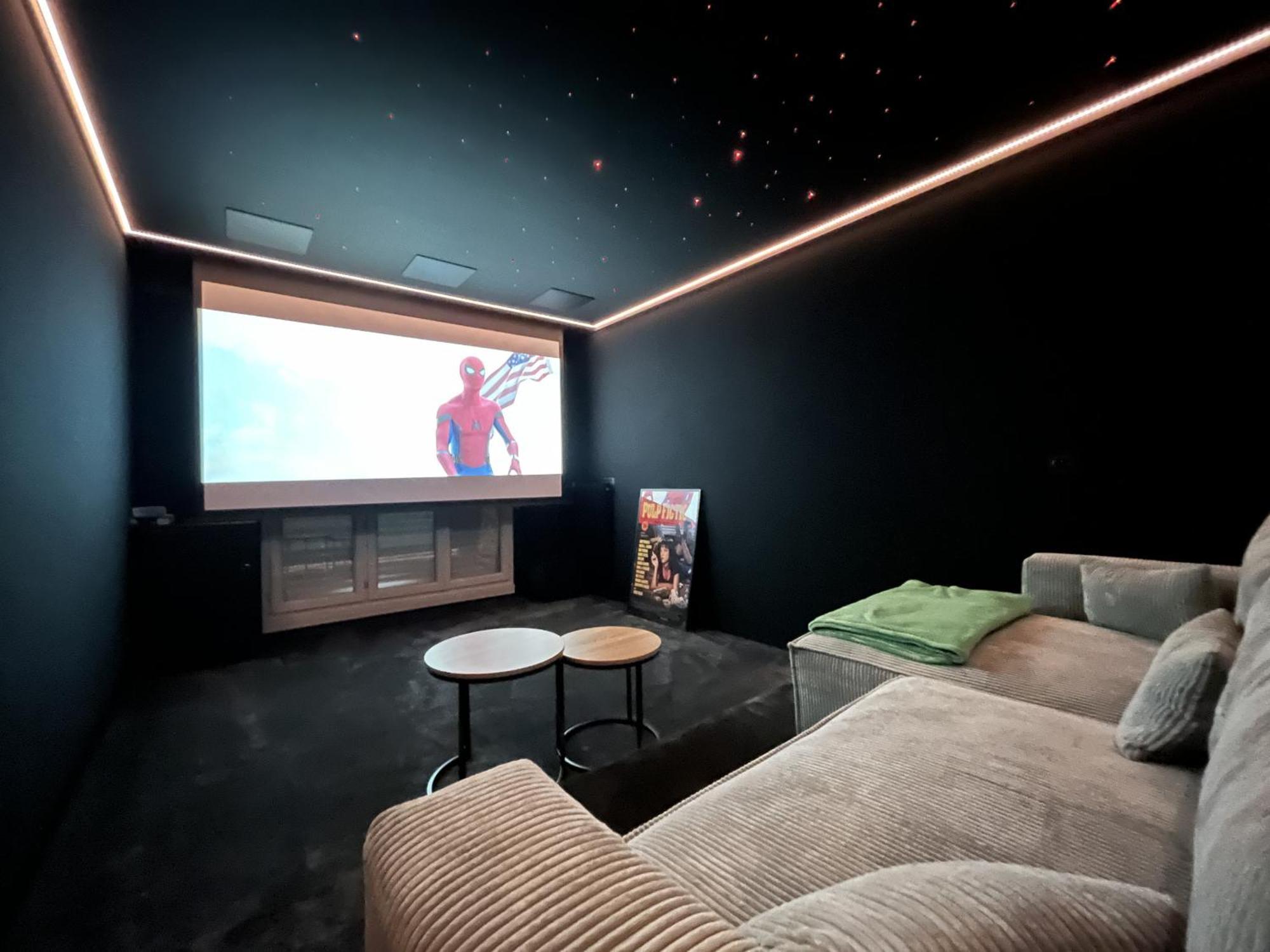 Dns Cine - Le Cinema Dans Votre Salon - 4p Appartement